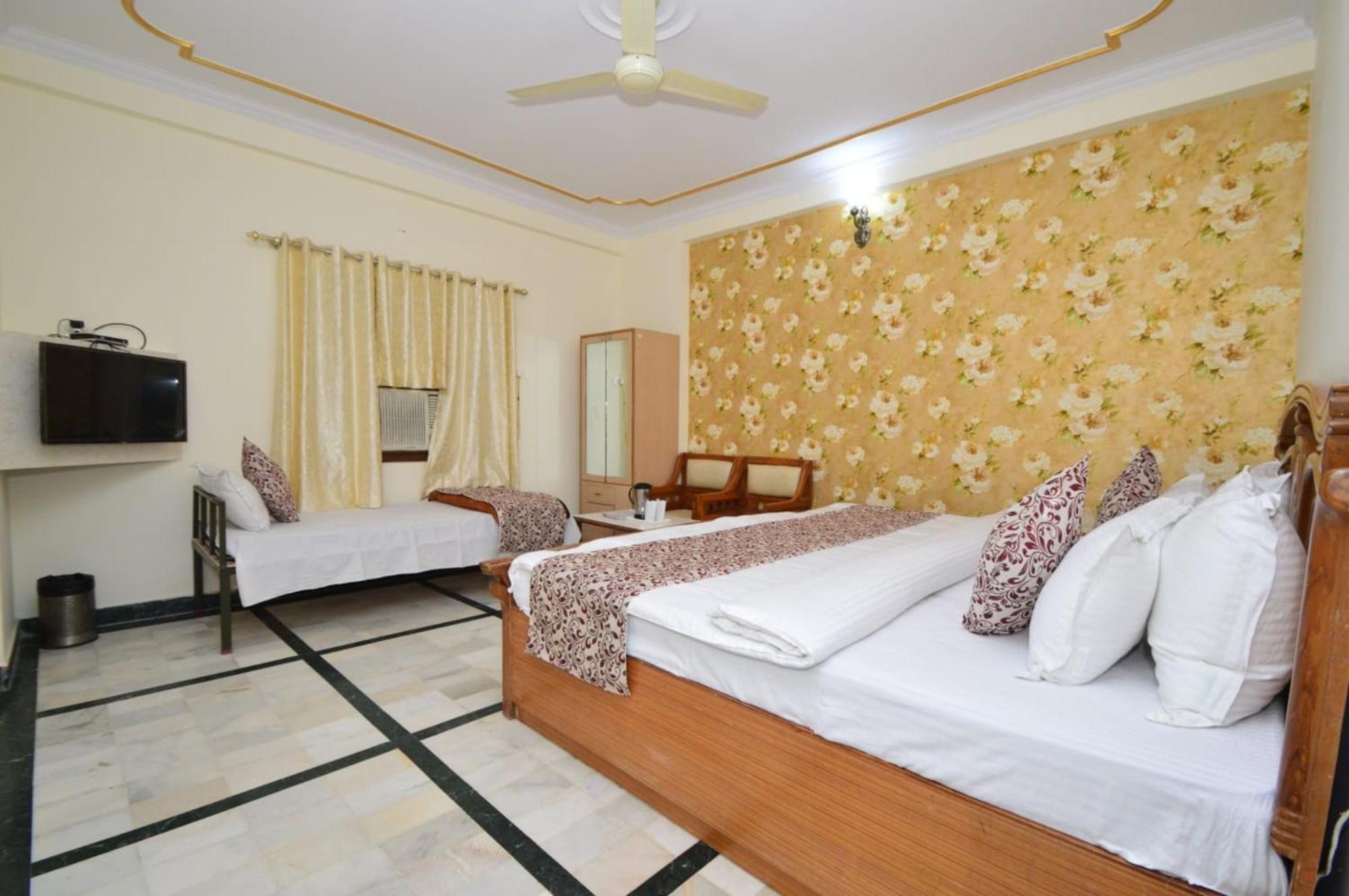 Hotel Vijay Niwas Джапур Экстерьер фото